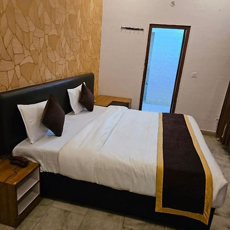 Hotel Anand Inn-Top Family Hotels Business Hotels Best Couple Friendly Hotel In Лакхнау Екстер'єр фото
